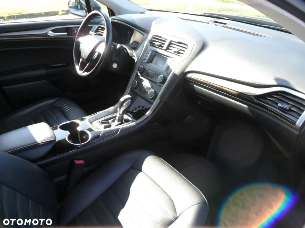 Ford Mondeo 2.0 EcoBoost Titanium - 28