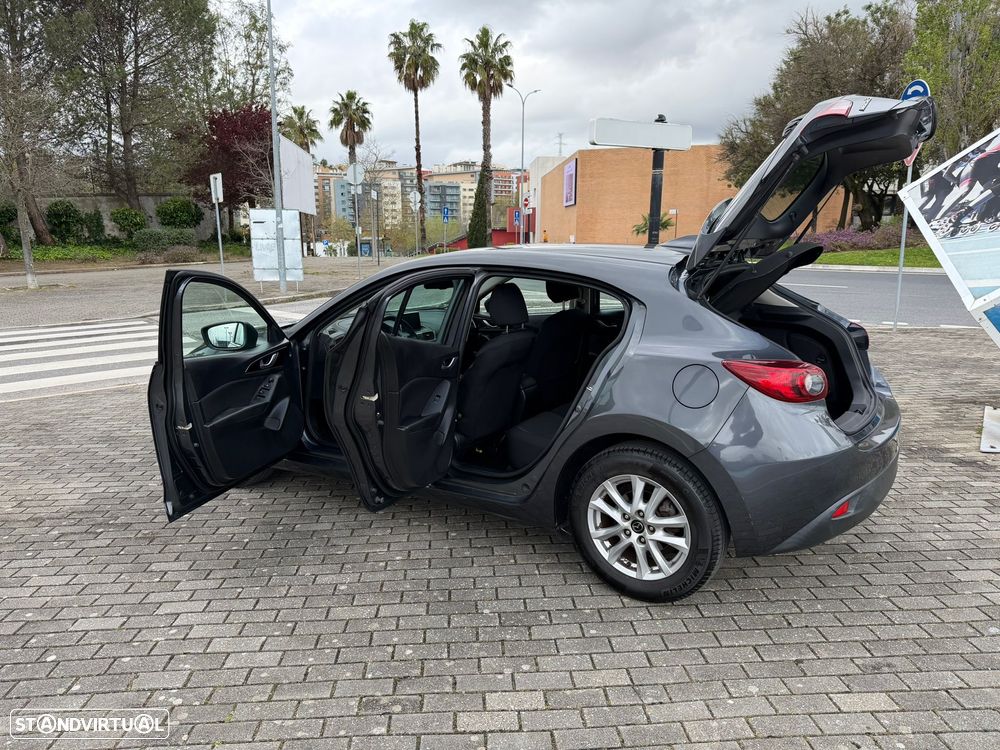 Mazda 3 Hatchback ver-1-5-sky--d-evolve - 9