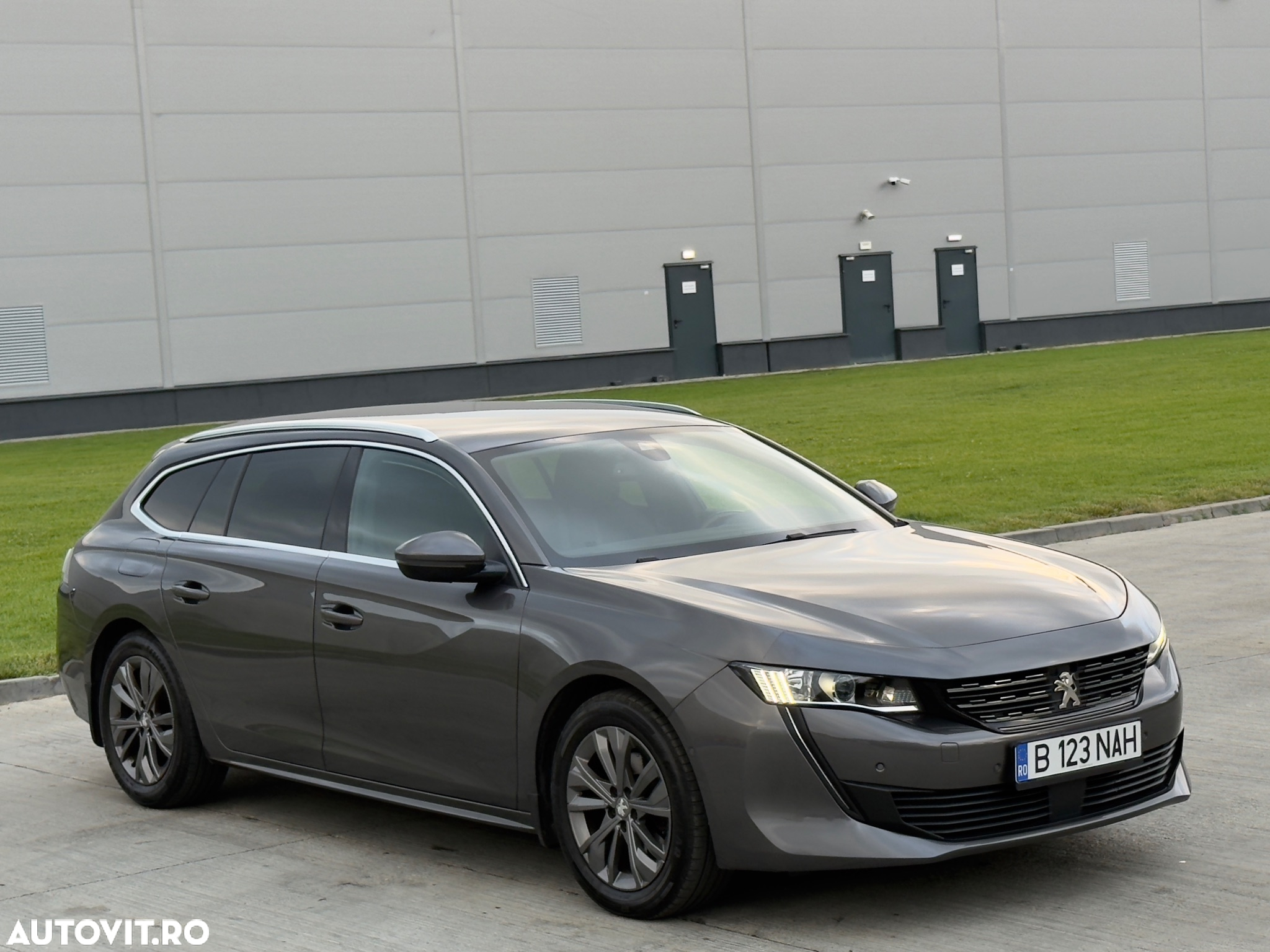 Peugeot 508 BlueHDi 130 EAT8 Allure Pack - 31