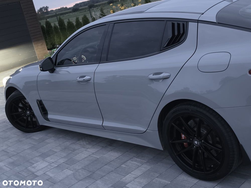 Kia Stinger 3.3 T-GDI V6 GT AWD - 17