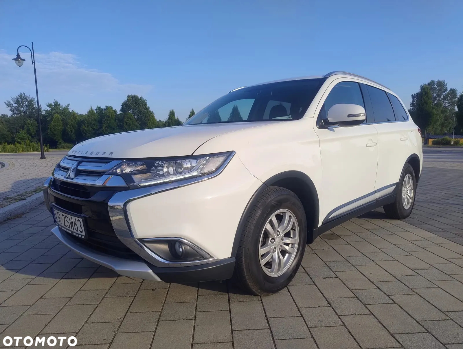 Mitsubishi Outlander 2.0 Intense 4WD CVT - 3