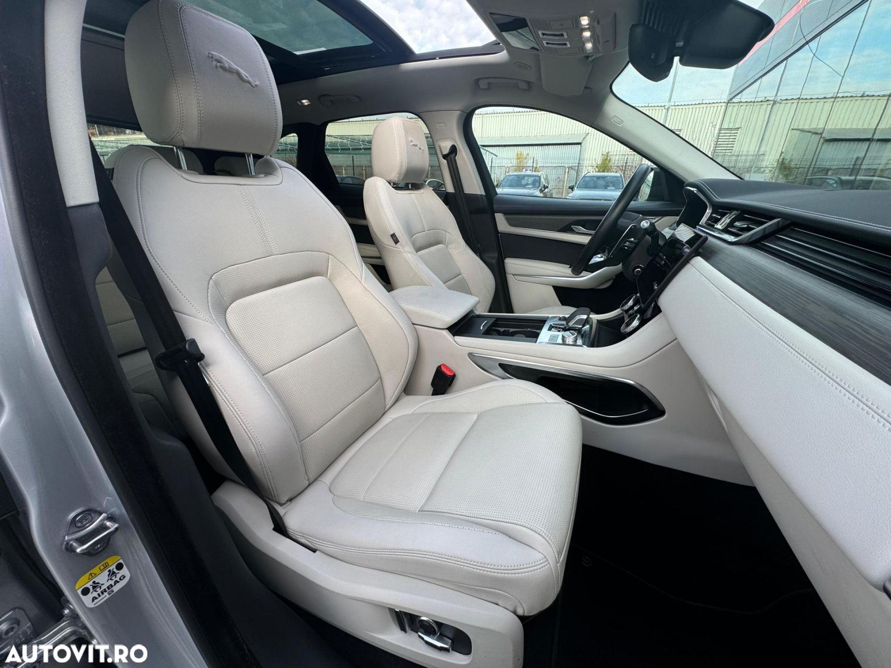 Jaguar F-Pace P400e AWD R-Dynamic SE - 14