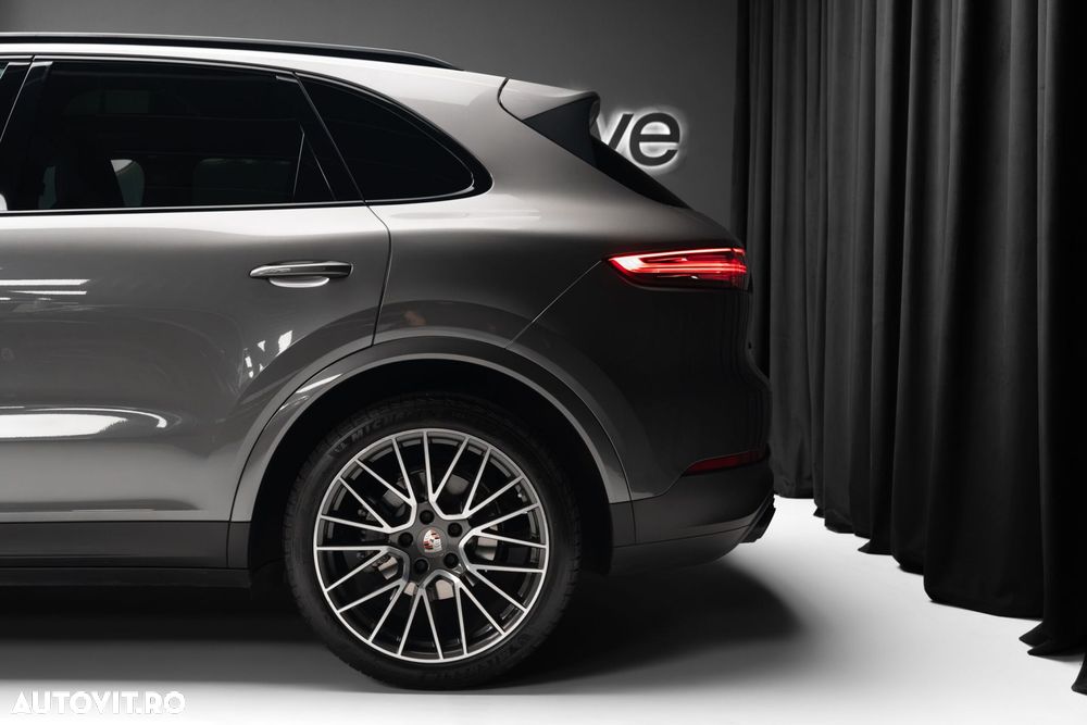 Porsche Cayenne Standard - 9