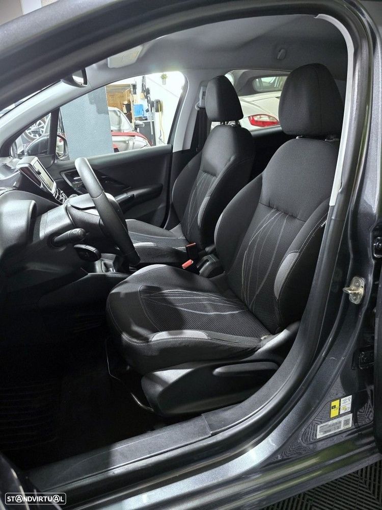 Peugeot 208 1.2 PureTech Active - 13