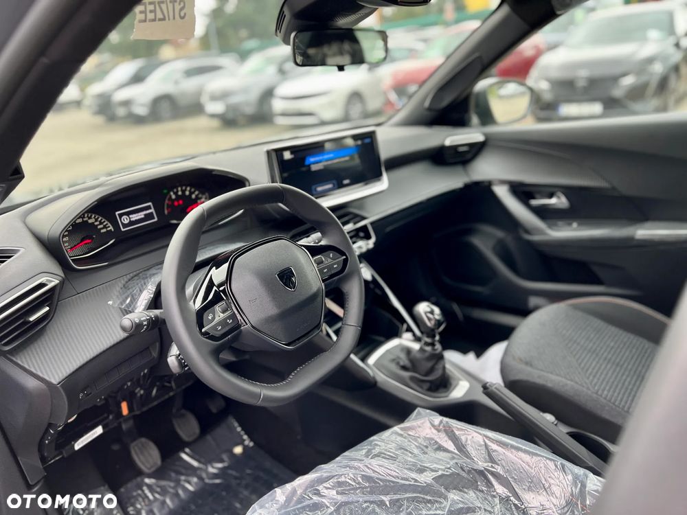 Peugeot 2008 1.2T Edition S&S - 12