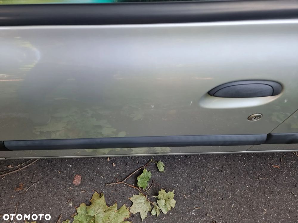 Renault Clio 1.2 16V Confort Authentique - 12