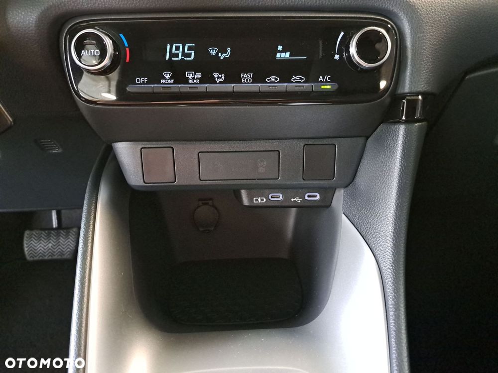 Toyota Yaris - 25