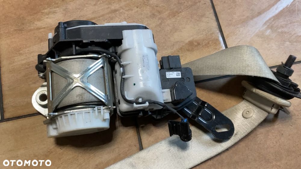 PAS BEZPIECZEŃSTWA PRZEDNI LEWY BMW G11 G12 7402423 34168736D - 2