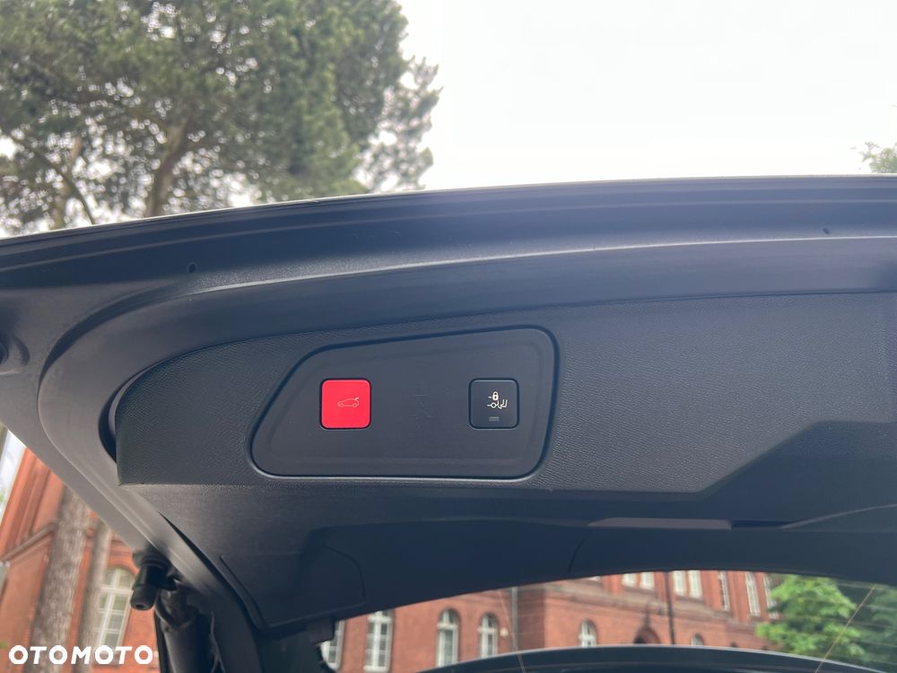 Peugeot 3008 1.2 PureTech GT Pack S&S EAT8 - 29