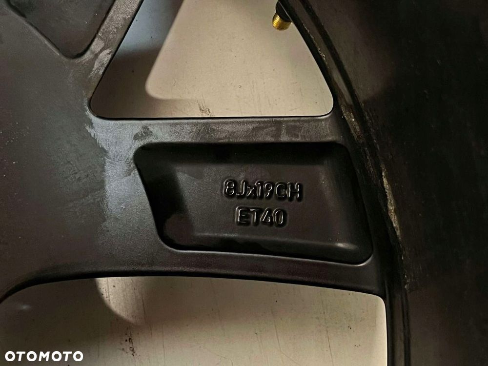 LAND ROVER RANGE ROVER EVOQUE FELGA 8JX19 ET40 5X108 - 7