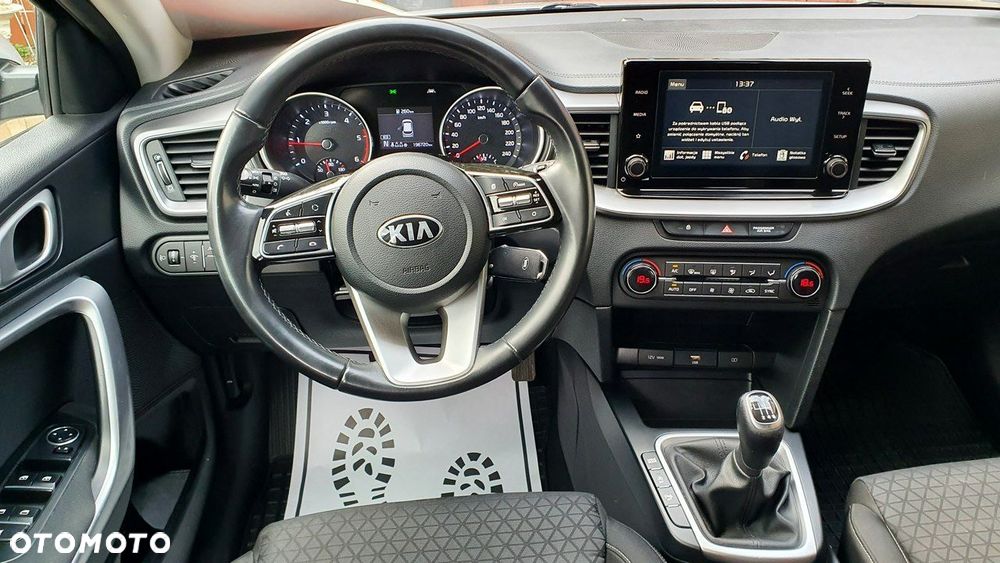 Kia Ceed - 22