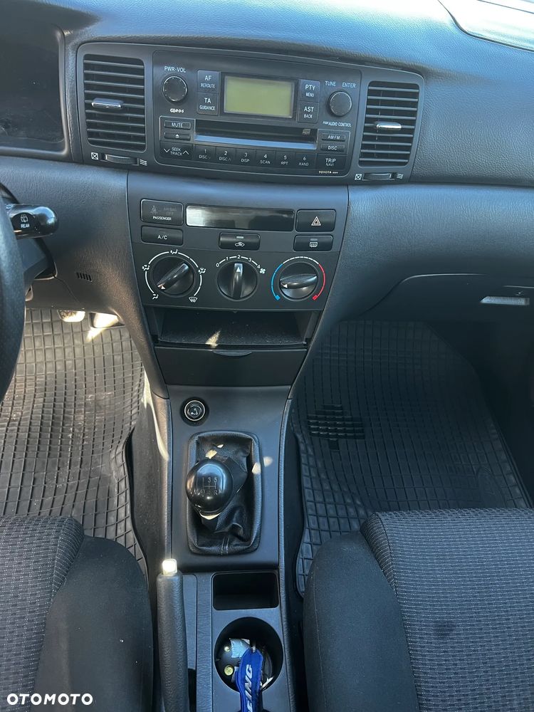 Toyota Corolla - 21