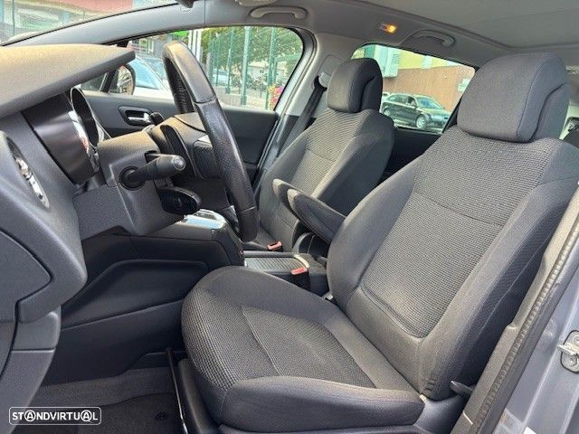 Peugeot 5008 1.6 E-HDi 7L Allure 2-Tronic - 13