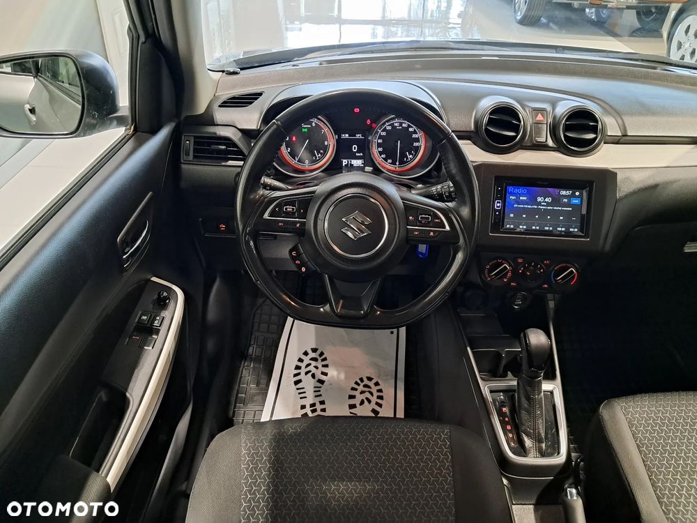 Suzuki Swift 1.2 Dualjet SHVS Premium CVT - 11