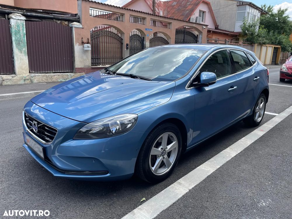 Volvo V40 D4 Momentum - 4