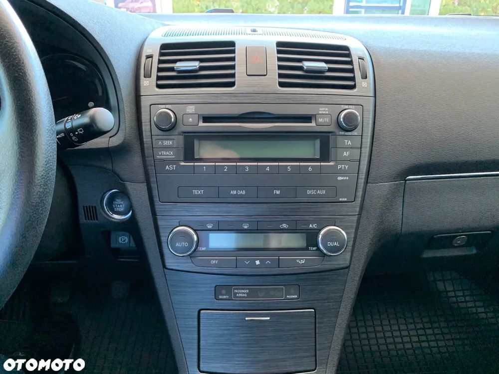Toyota Avensis - 11