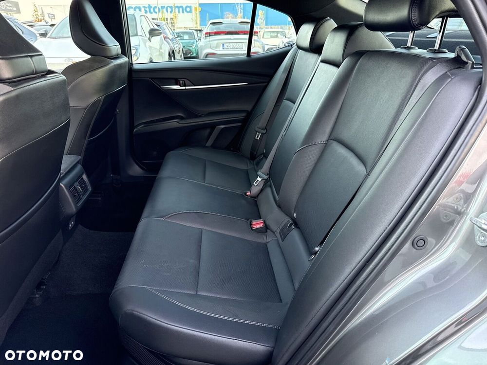 Toyota Camry - 12