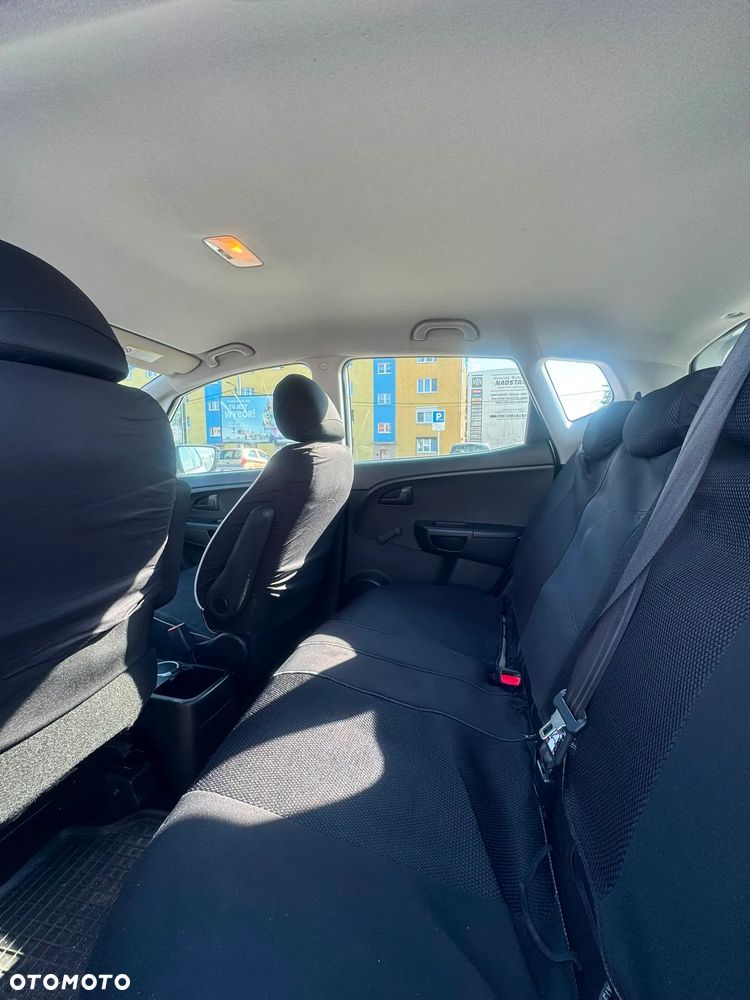 Kia Venga 1.6 M - 9
