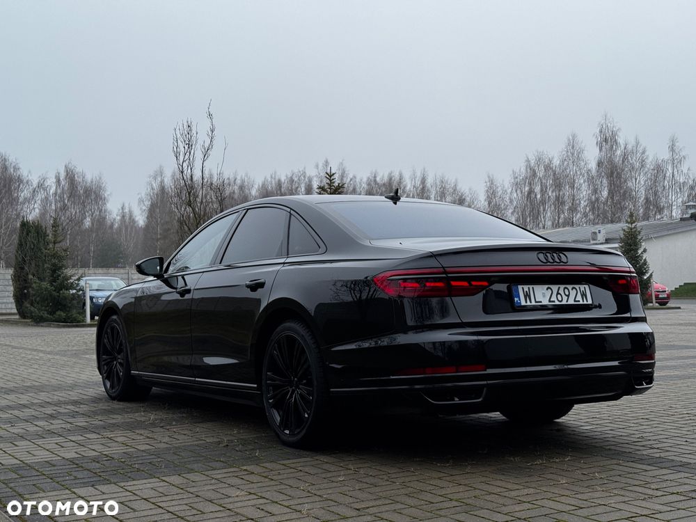 Audi A8 - 6