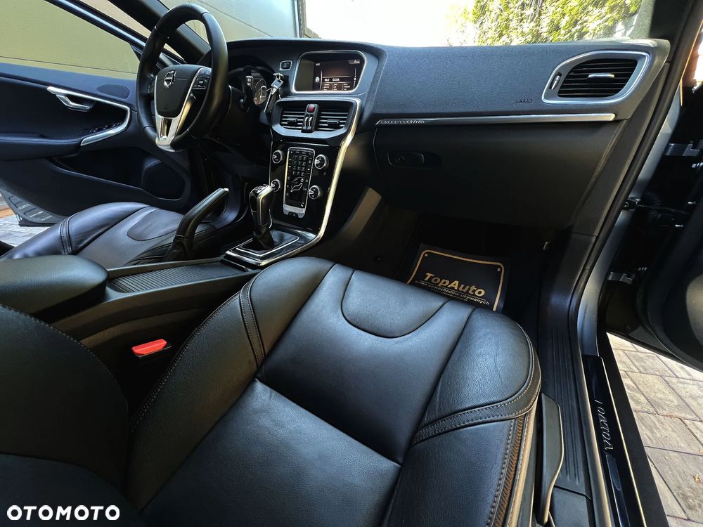 Volvo V40 Cross Country T3 Momentum - 20