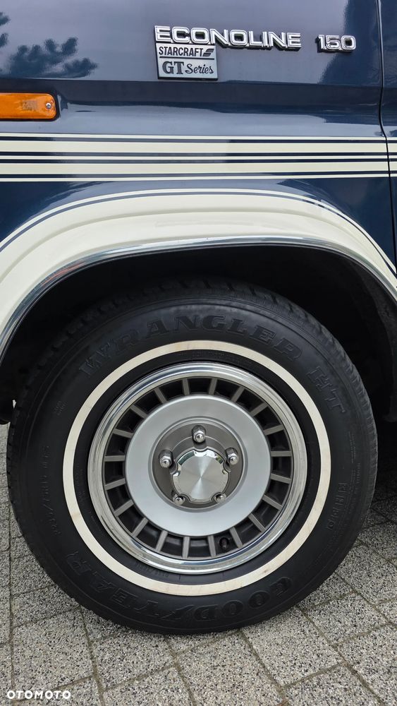 Ford Econoline - 29