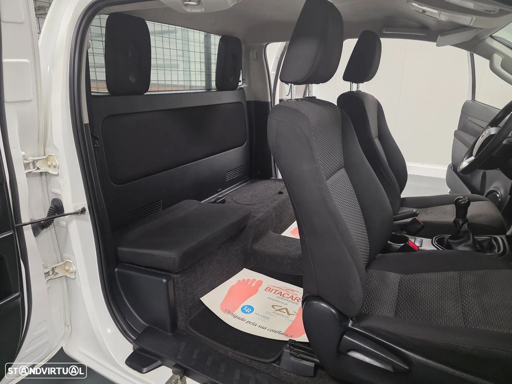 Toyota HILUX  2.4 D-4D 2WD CD - 37