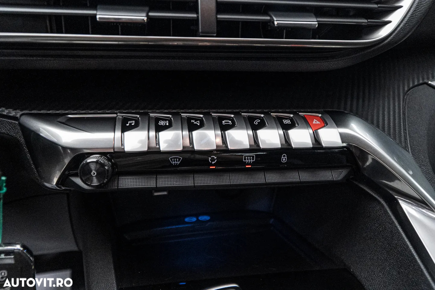 Peugeot 3008 1.2 PureTech Turbo S&S EAT8 Allure - 11