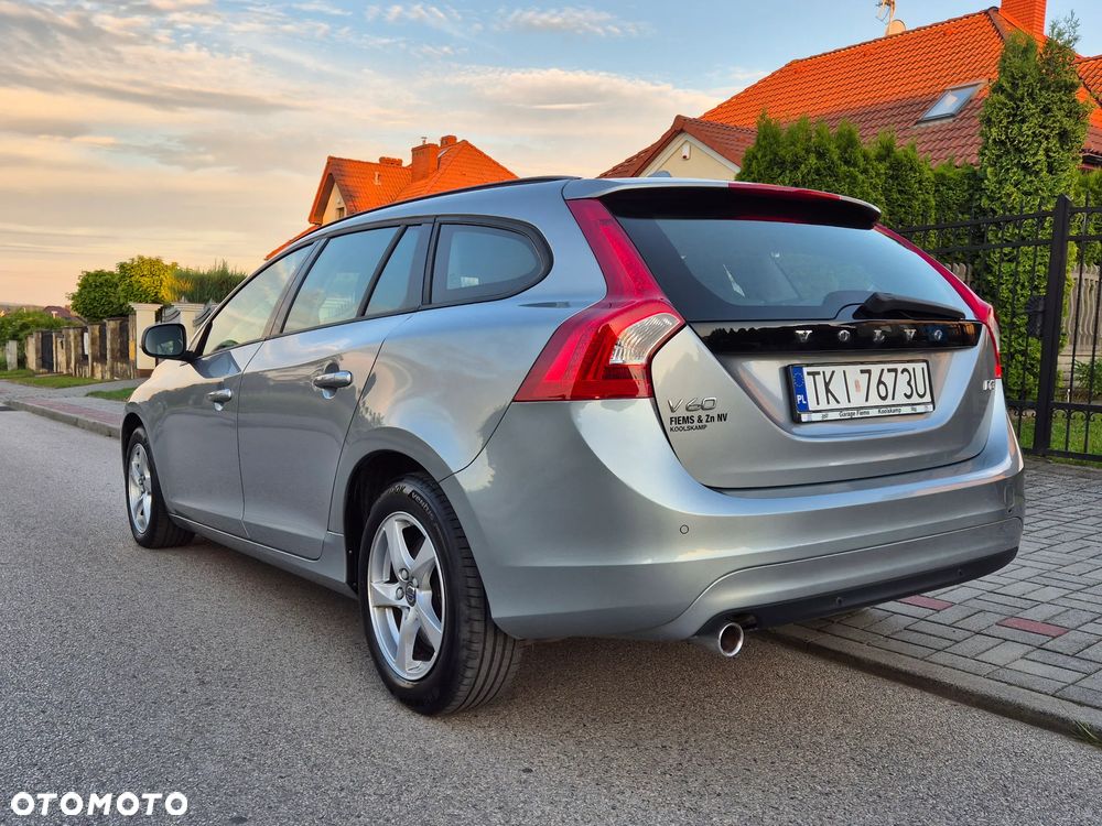 Volvo V60 D2 Drive-E Momentum - 5