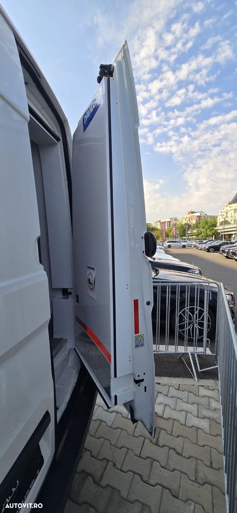 Volkswagen CRAFTER - 13