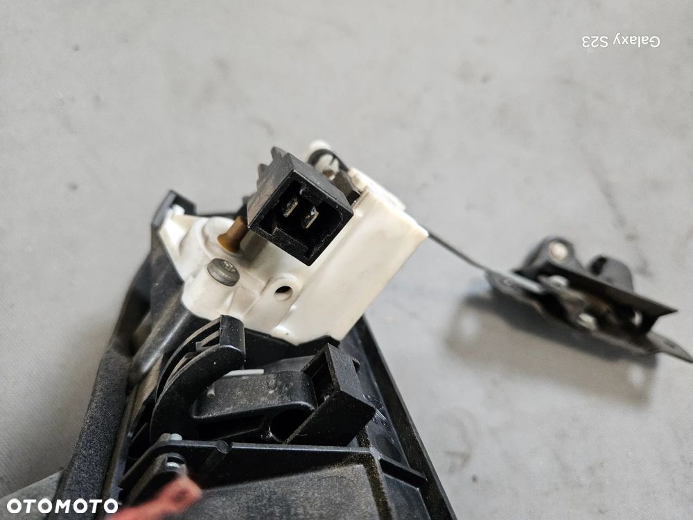 Zamek klamka klapy bagażnika Peugeot 206 lift 2005r N0501499 - 5