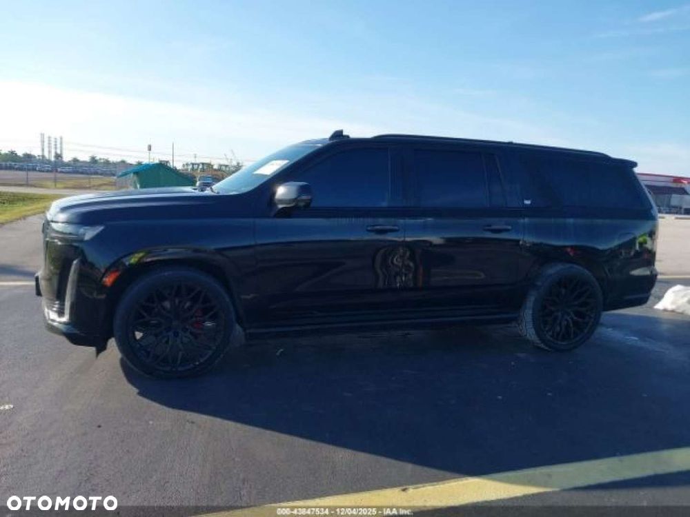 Cadillac Escalade - 8