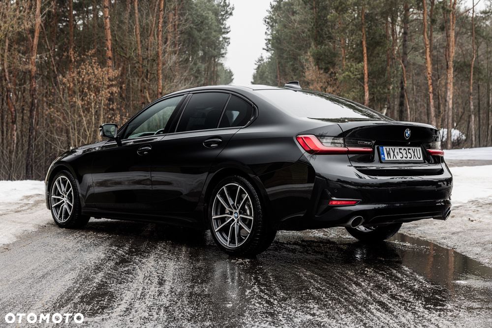 BMW Seria 3 330i Sport Line - 4