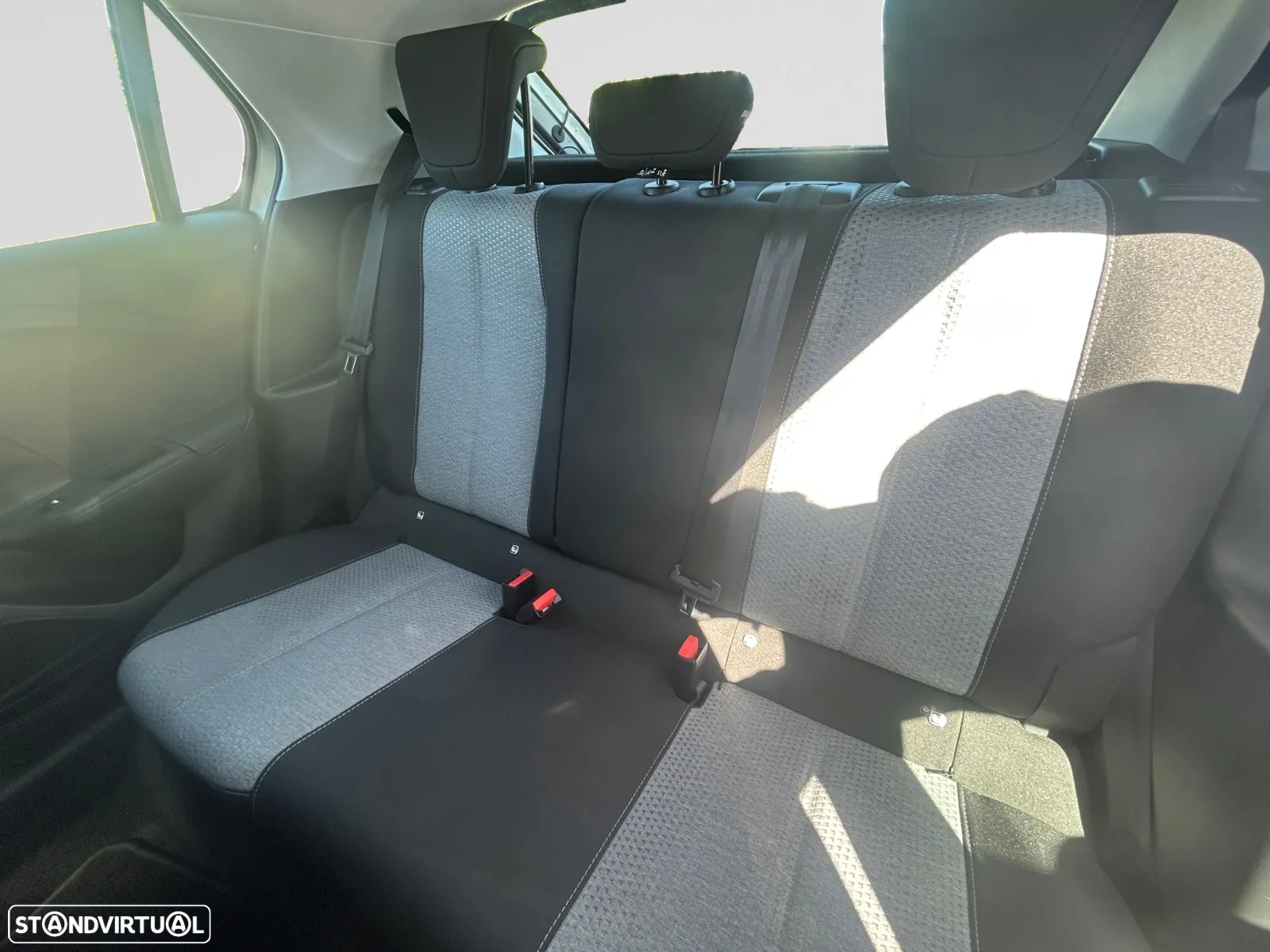 Opel Corsa 1.2 - 15