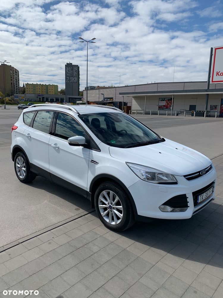Ford Kuga 2.0 TDCi 2x4 Titanium - 3