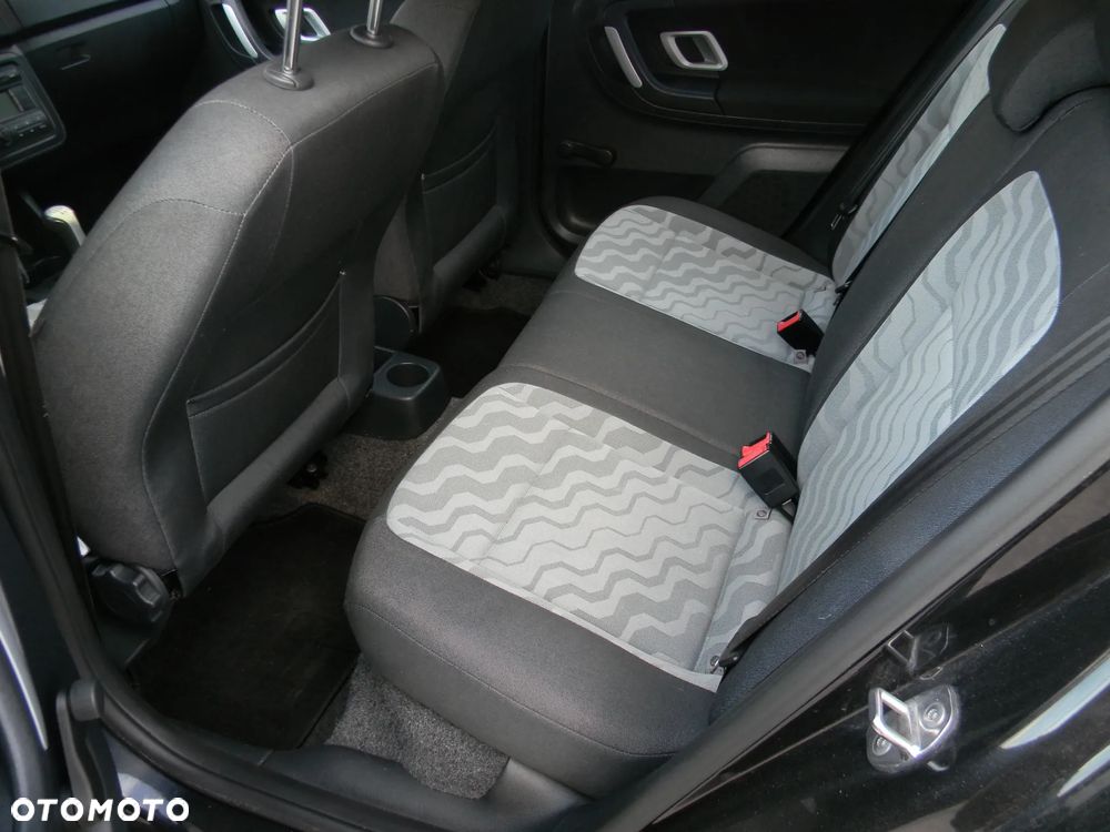 Skoda Fabia 1.2 HTP COOL EDITION - 10