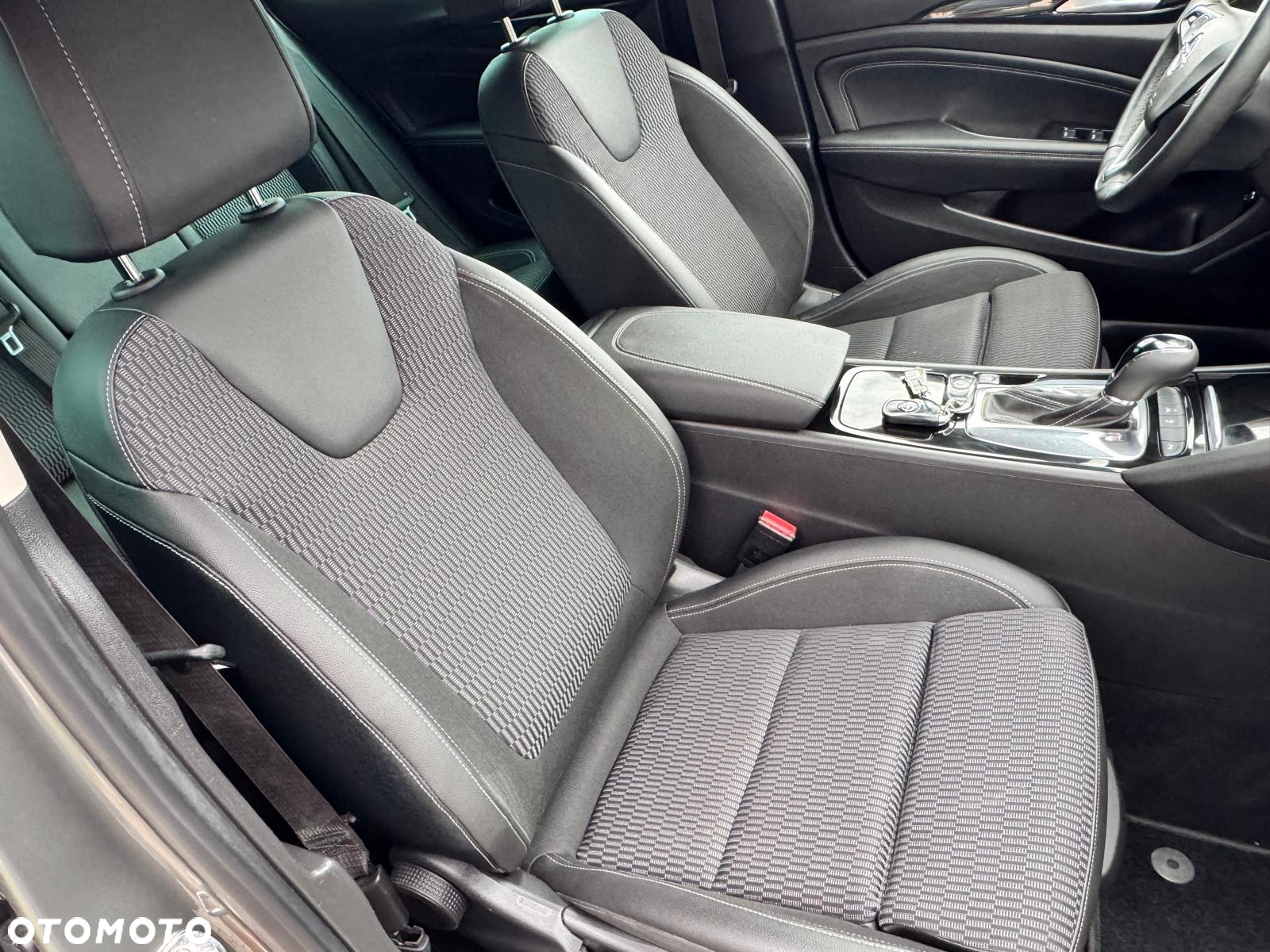 Opel Insignia 2.0 CDTI automatik Business Innovation - 28