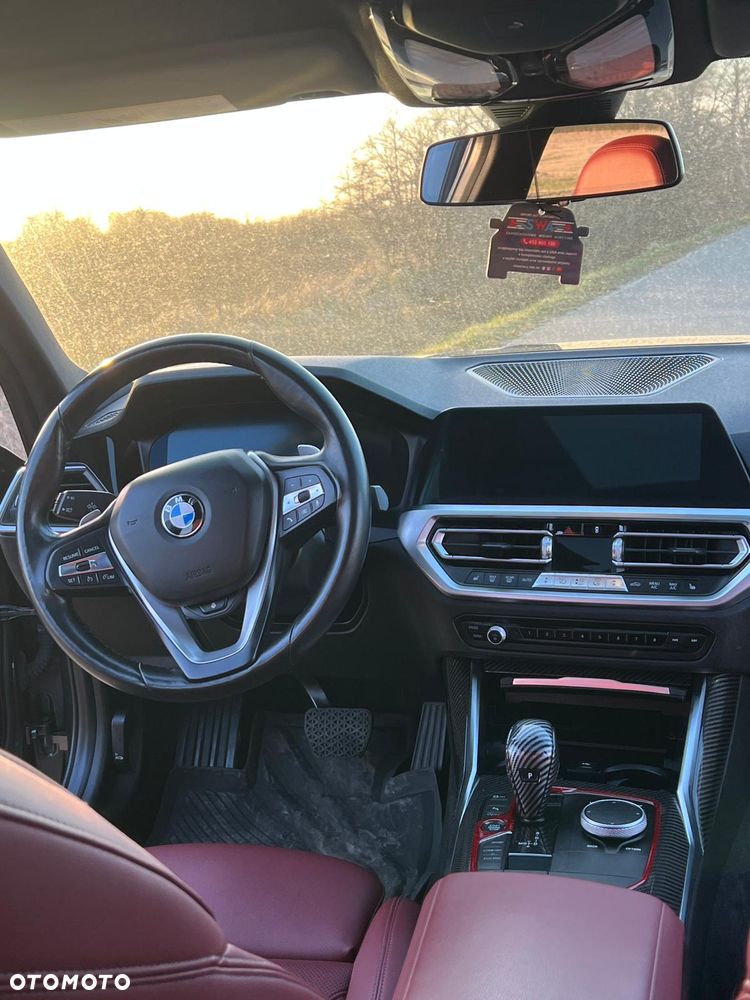 BMW Seria 3 330i xDrive M Sport - 22
