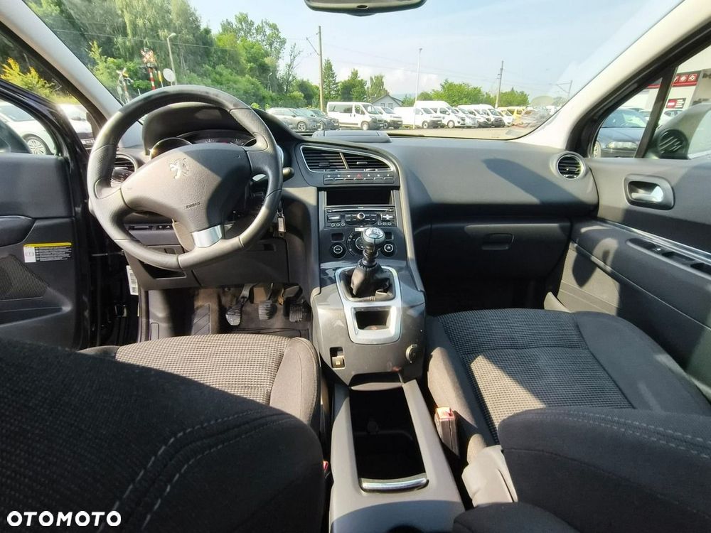Peugeot 5008 - 10