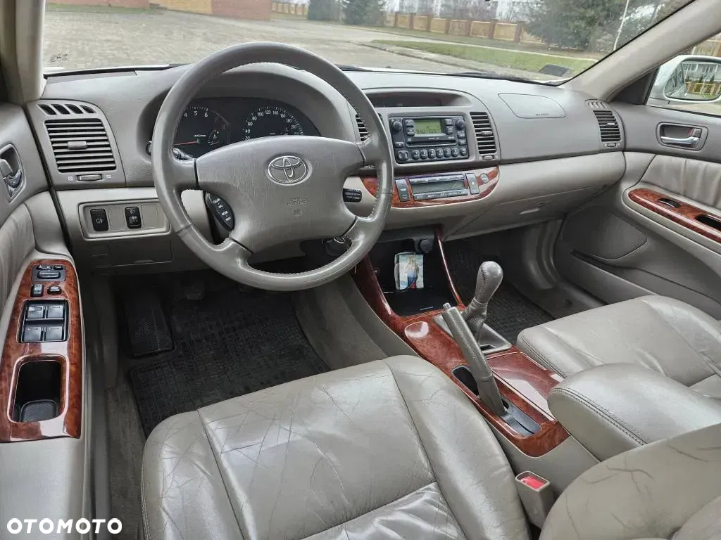 Toyota Camry 2.4 VVT-i - 9