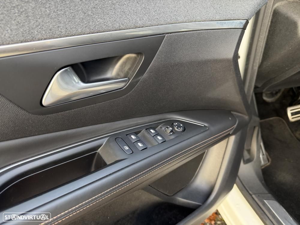 Peugeot 3008 1.6 BlueHDi GT Line EAT6 - 18