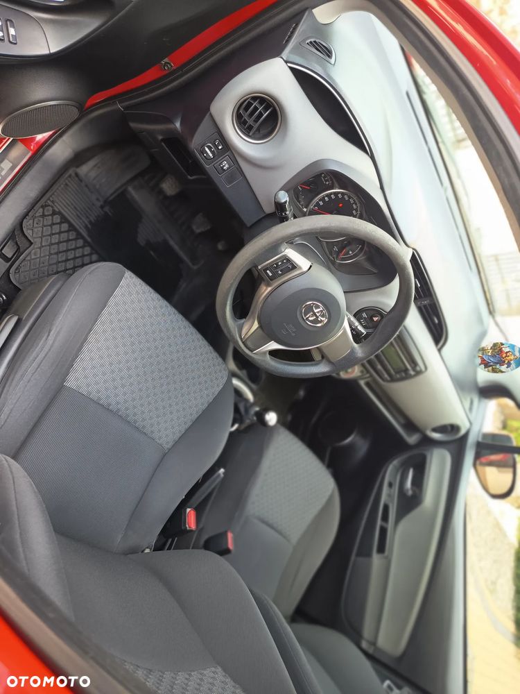 Toyota Yaris 1.0 Active EU6 - 9