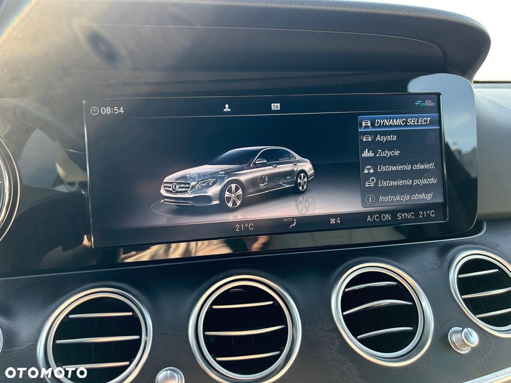 Mercedes-Benz Klasa E 220 d 4-Matic 9G-TRONIC - 32