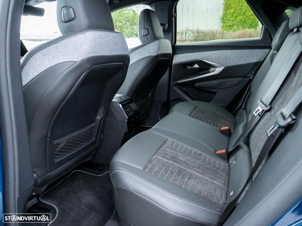Peugeot E-3008 73 kWh GT - 28