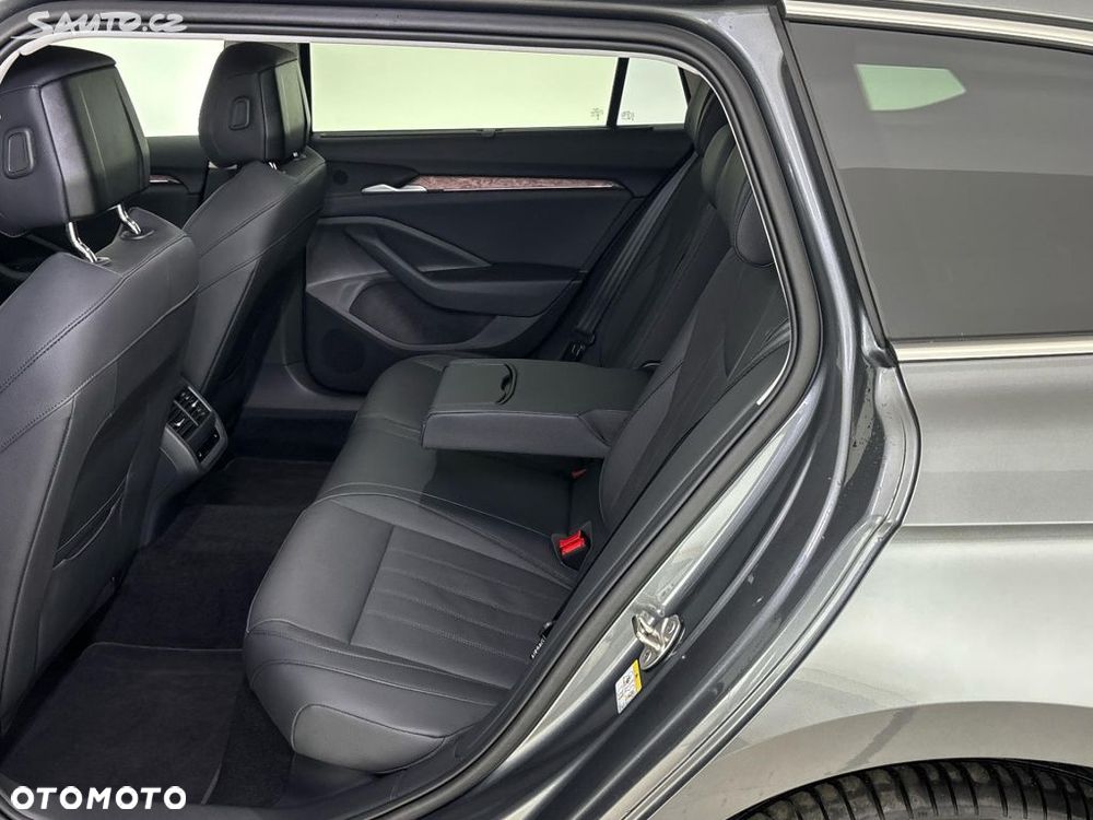 Skoda Superb 2.0 TDI SCR 4x4 L&K DSG - 14