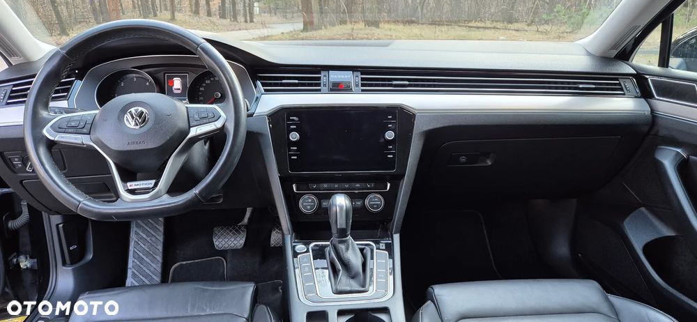 Volkswagen Passat Variant 2.0 TDI 4Mot Elegance DSG - 20