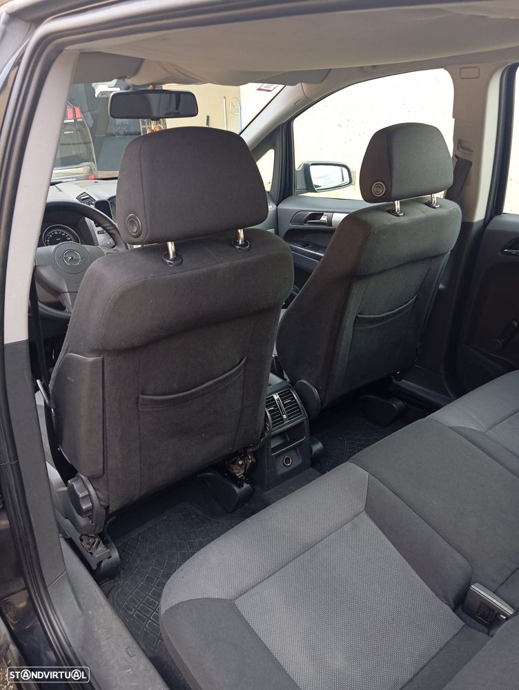Opel Zafira 1.9 CDTI - 4
