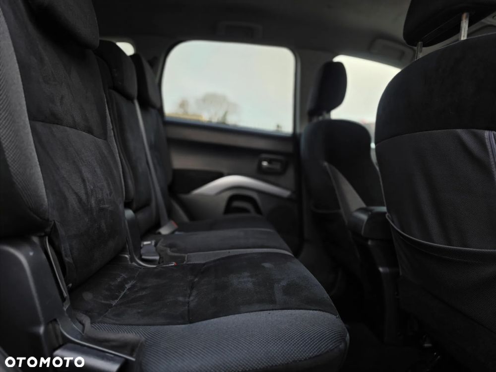Mitsubishi Outlander - 19