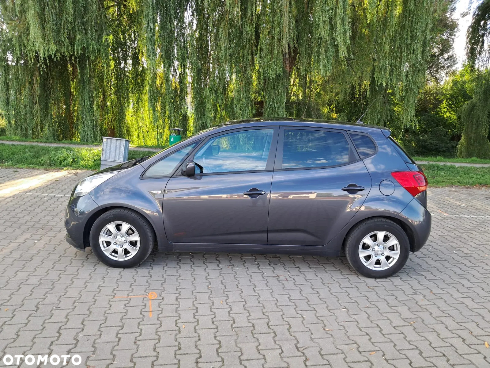 Kia Venga 1.4 Business Line - 12