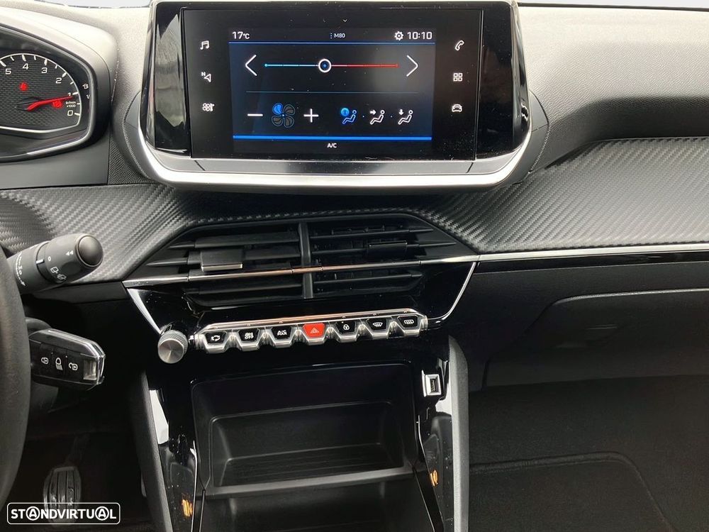 Peugeot 208 - 10