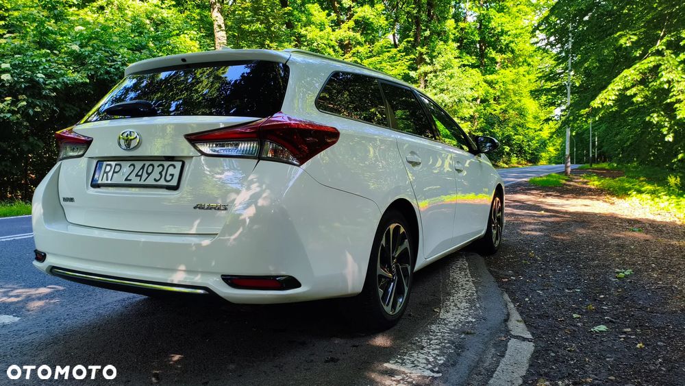 Toyota Auris 1.6 D-4D Comfort - 4